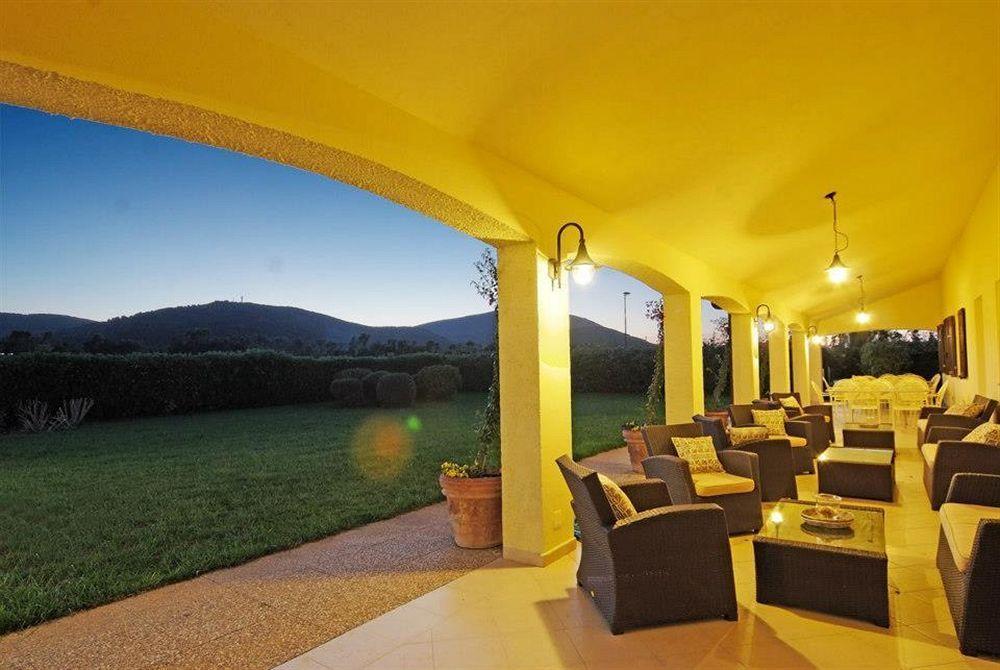 Hotel Domominore Fertilia Exterior foto